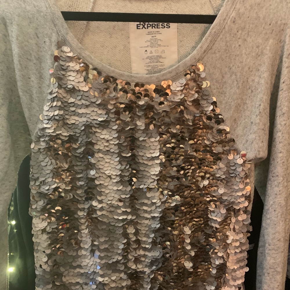 🦉SALE 3/$33 or 5/$50 white & gold flipping sequin